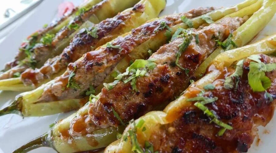 Chillies stuffed with spicy pork