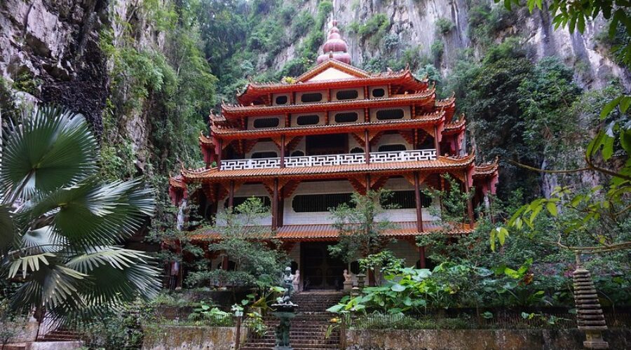 Sam Poh Tong Temple, Ipoh